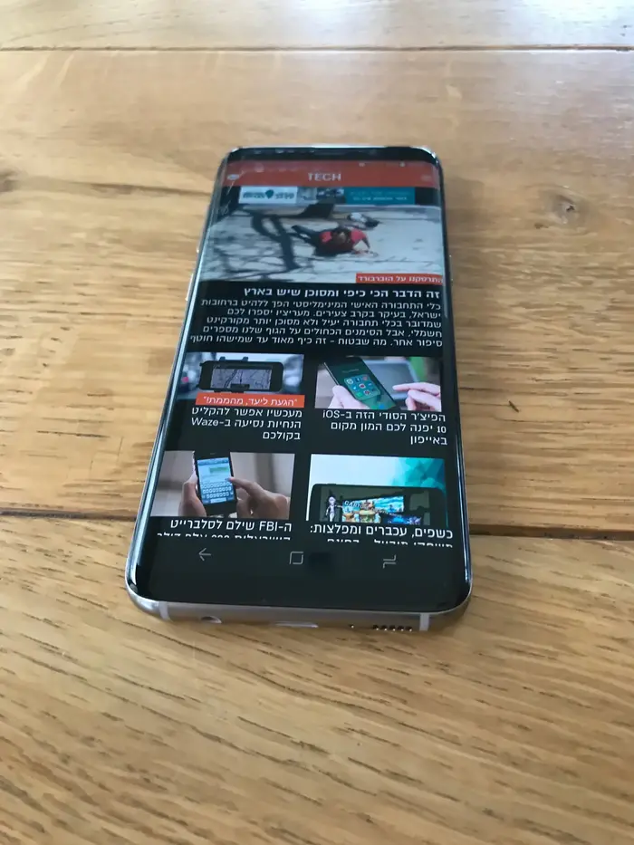 סמסונג גלקסי S8 (מערכת וואלה! NEWS , מייקי לי) סמסונג גלקסי S8 (מערכת וואלה! NEWS , מייקי לי)
