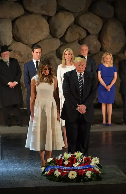 ביקור הנשיא טראמפ והגברת הראשונה מלניה טראמפ במוסד יד ושם, ירושלים, 23 מאי 2017 (GettyImages) ביקור הנשיא טראמפ והגברת הראשונה מלניה טראמפ במוסד יד ושם, ירושלים, 23 מאי 2017 (GettyImages)