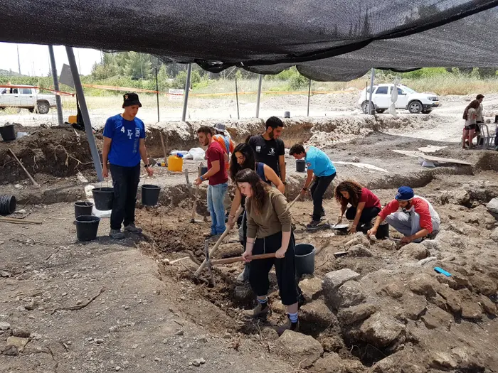באר מהתקופה העותמאנית נמצאה ליד רמת בית שמש (מערכת וואלה! NEWS , רשות העתיקות) באר מהתקופה העותמאנית נמצאה ליד רמת בית שמש (מערכת וואלה! NEWS , רשות העתיקות)
