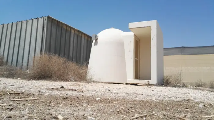 פעמון חדר ביטחון נייד שמוצב באזור החממות בקדש ברנע (בני בן סימון ) פעמון חדר ביטחון נייד שמוצב באזור החממות בקדש ברנע (בני בן סימון )