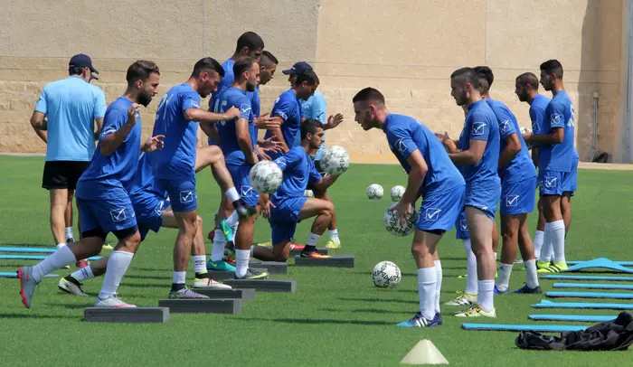 שחקני הפועל עכו באימון (אדריאן הרבשטיין)