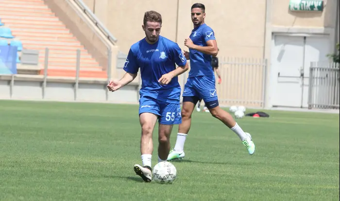 שחקן הפועל עכו (אדריאן הרבשטיין)