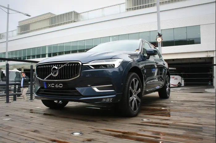 וולוו XC60 נהיגה ראשונה (אתר יצרן , קינן כהן) וולוו XC60 נהיגה ראשונה (אתר יצרן , קינן כהן)