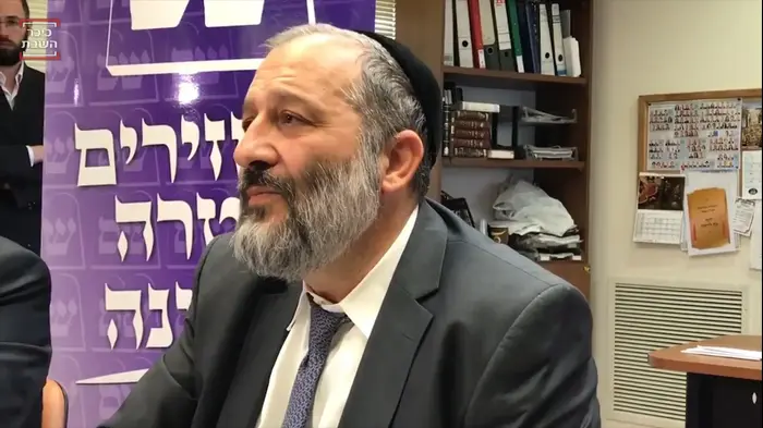 "מסע הסתה": השר דרעי על סערת מתווה הכותל: "בעלי אינטרסים רוצים לפרק את הממשלה" (מערכת וואלה! NEWS) "מסע הסתה": השר דרעי על סערת מתווה הכותל: "בעלי אינטרסים רוצים לפרק את הממשלה" (מערכת וואלה! NEWS)