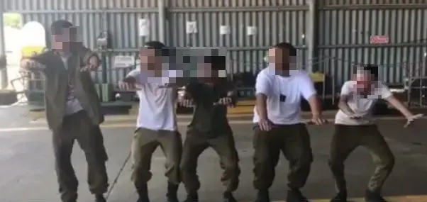 חיילים עושים שטויות (צילום מסך)