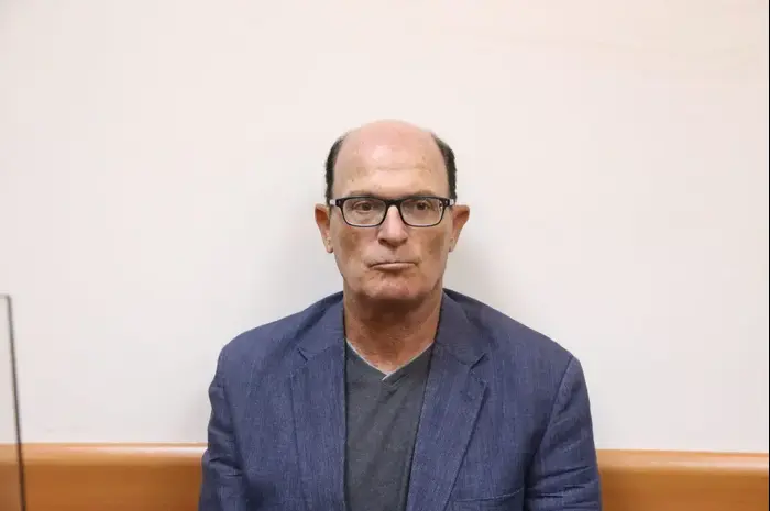 תא?ל במיל? אבריאל בר יוסף אחד החשודים בפרשת הצוללות בהארכת מעצרו הערב בבית המשפט בראשל"צ 10 ביולי 2017 (מערכת וואלה! NEWS , מוטי קמחי) תא?ל במיל? אבריאל בר יוסף אחד החשודים בפרשת הצוללות בהארכת מעצרו הערב בבית המשפט בראשל"צ 10 ביולי 2017 (מערכת וואלה! NEWS , מוטי קמחי)