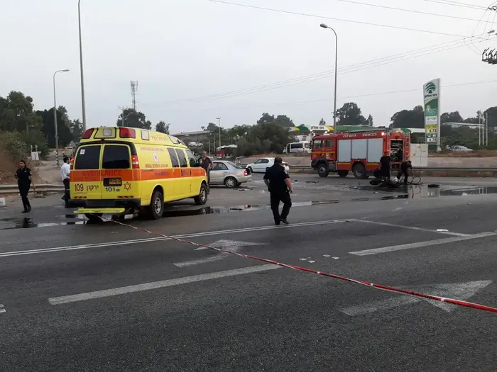 רוכב אופנוע כבן 30 נהרג מפגיעת רכב בסמוך לניר אליהו שבשרון, 13 ביולי 2017 (מד"א , תיעוד מבצעי מד"א) רוכב אופנוע כבן 30 נהרג מפגיעת רכב בסמוך לניר אליהו שבשרון, 13 ביולי 2017 (מד"א , תיעוד מבצעי מד"א)