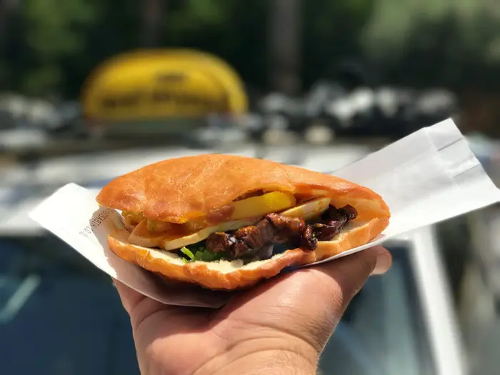המונה טועם סבמוסק סביח (קובי רובין) המונה טועם סבמוסק סביח (קובי רובין)
