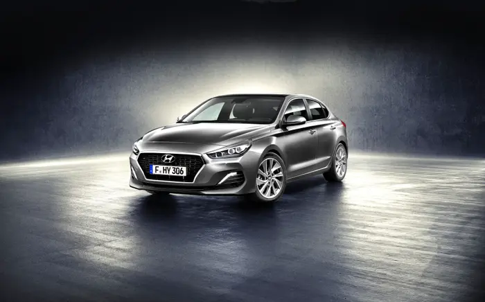 יונדאי i30 פסטבק (אתר יצרן) יונדאי i30 פסטבק (אתר יצרן)