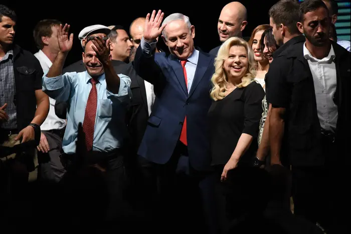 רוה"מ ורעייתו מפגן התמיכה של הליכוד בראש הממשלה בנימין נתניהו בגני התערוכה תל אביב 9 באוגוסט 2017 (מערכת וואלה! , ראובן קסטרו)