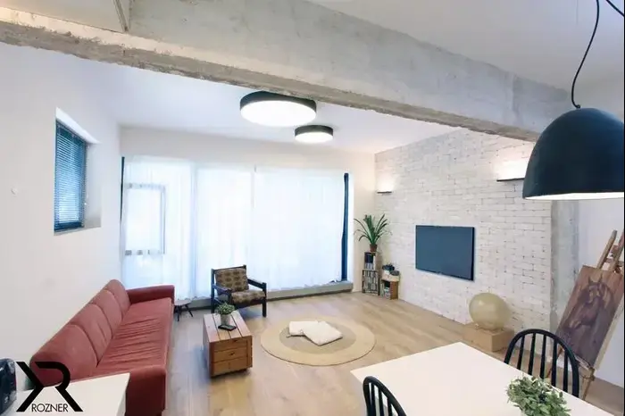 דירה בסגנון תעשייתי בתל אביב (בנין ודיור , אורי סיוון) דירה בסגנון תעשייתי בתל אביב (בנין ודיור , אורי סיוון)