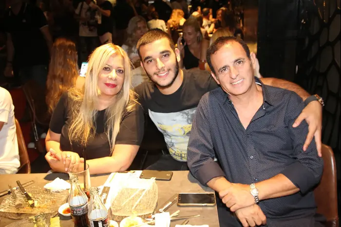 כוכב פרי ושמוליק ספן (יח"צ , אור גפן) כוכב פרי ושמוליק ספן (יח"צ , אור גפן)