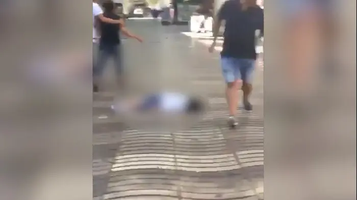 פצועים בזירת פיגוע הדריסה בלה רמבלה בברצלונה, 17 באוגוסט 2017 (צילום מסך)