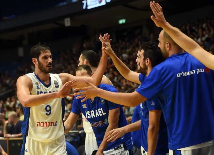 עומרי כספי שחקן נבחרת ישראל (ברני ארדוב) עומרי כספי שחקן נבחרת ישראל (ברני ארדוב)