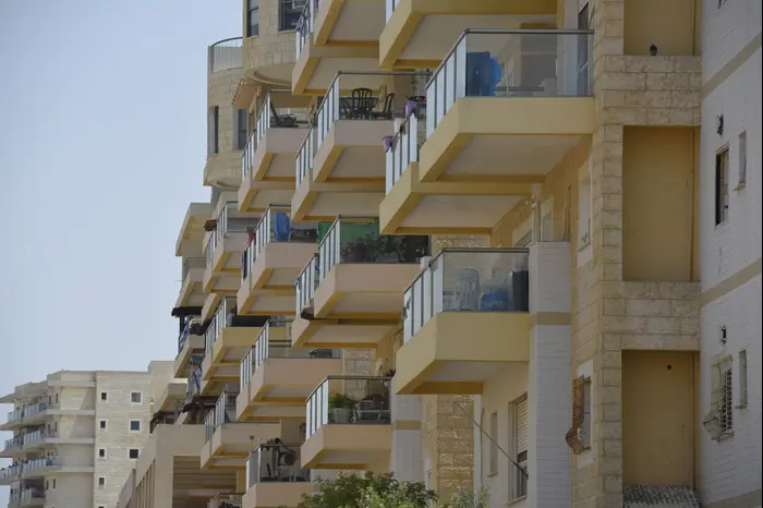 עכו נדל"ן בניינים (ראובן קסטרו) עכו נדל"ן בניינים (ראובן קסטרו)