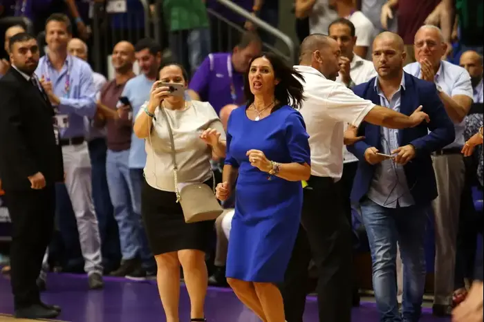 מירי רגב שרת התרבות והספורט במשחק בין ישראל לבין גרמניה (יוסי ציפקיס) מירי רגב שרת התרבות והספורט במשחק בין ישראל לבין גרמניה (יוסי ציפקיס)