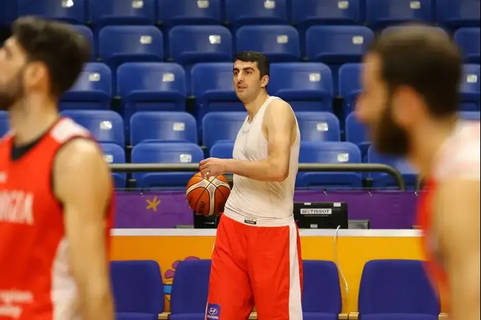 שחקן נבחרת גאורגיה גיורגי שרמדיני (יוסי ציפקיס) שחקן נבחרת גאורגיה גיורגי שרמדיני (יוסי ציפקיס)