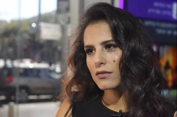 ריאיון עם מירי מסיקה (ראובן קסטרו)