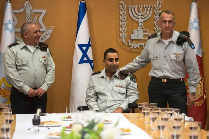 טקס הענקת דרגת אלוף-משנה אישית לשי סימן טוב בנוכחות הרמטכ"ל, ישראל, 17 בספטמבר 2017 (דובר צה"ל) טקס הענקת דרגת אלוף-משנה אישית לשי סימן טוב בנוכחות הרמטכ"ל, ישראל, 17 בספטמבר 2017 (דובר צה"ל)