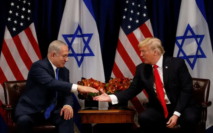 ראש הממשלה בנימין נתניהו ונשיא ארה"ב דונלד טראמפ בפתח פגישתם בניו יורק (רויטרס) ראש הממשלה בנימין נתניהו ונשיא ארה"ב דונלד טראמפ בפתח פגישתם בניו יורק (רויטרס)