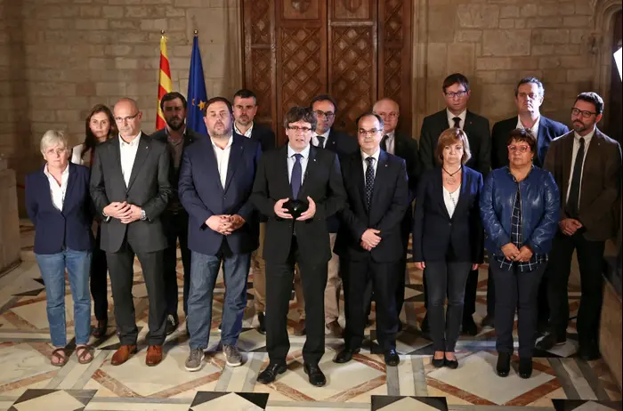 נשיא קטלוניה קרלס פוג'דמון בהצהרה על משאל העם, 2 באוקטובר 2017 (רויטרס) נשיא קטלוניה קרלס פוג'דמון בהצהרה על משאל העם, 2 באוקטובר 2017 (רויטרס)