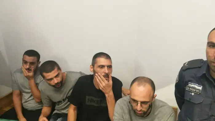 הנאשמים הגשת כתב אישום לבית המשפט המחוזי תא בגין עבירות אלימות שבוצעו כלפי מאבטחים באיכילוב (מערכת וואלה! NEWS , דנה ירקצי)