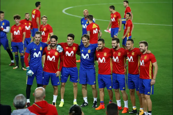ג'ולן לופטגי מאמן נבחרת ספרד עם השחקנים שהיו איתו בטדי בגמר יורו 2013 (רויטרס) ג'ולן לופטגי מאמן נבחרת ספרד עם השחקנים שהיו איתו בטדי בגמר יורו 2013 (רויטרס)