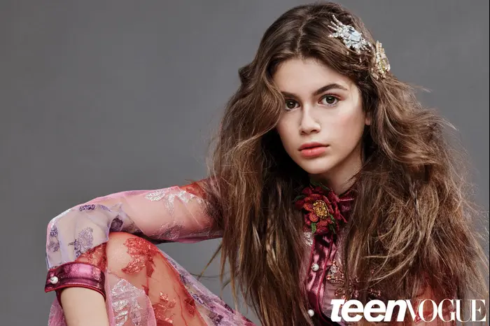 קאיה גרבר במגזין Teen Vogue, דצמבר 2015 (סריקה , Jason Kibbler) קאיה גרבר במגזין Teen Vogue, דצמבר 2015 (סריקה , Jason Kibbler)