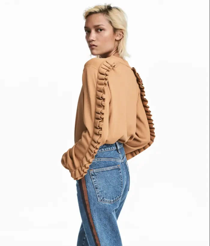 חולצה של H&M (יח"צ , הנס מוריץ) חולצה של H&M (יח"צ , הנס מוריץ)