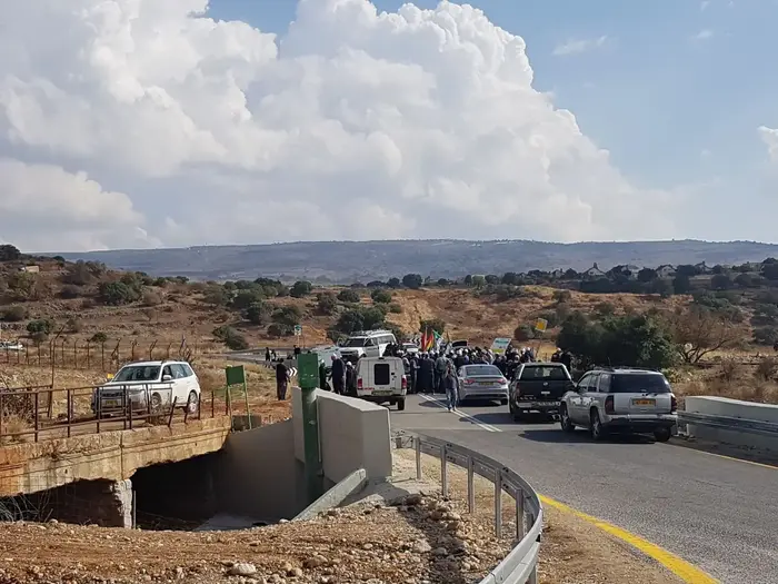 התקהלות של מפגינים דרוזים באיזור גדר הגבול (אלי אשכנזי) התקהלות של מפגינים דרוזים באיזור גדר הגבול (אלי אשכנזי)