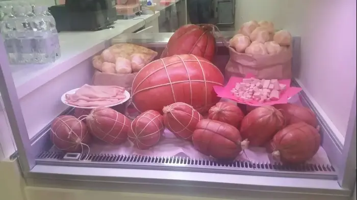 מורטדלה ב-FICO EATALY בולוניה (יח"צ , חופית סהר)