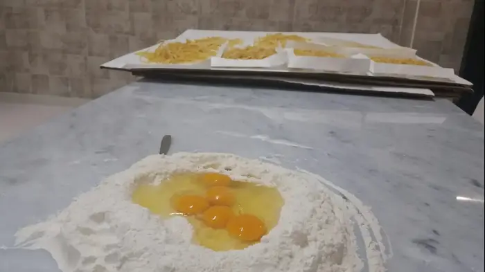 פסטה ביצים ב-FICO EATALY בולוניה (יח"צ , חופית סהר)