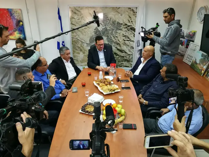 ראשי רשויות מכסייפה בעיריית ערד, 5 בדצמבר 2017 (שי מכלוף) ראשי רשויות מכסייפה בעיריית ערד, 5 בדצמבר 2017 (שי מכלוף)