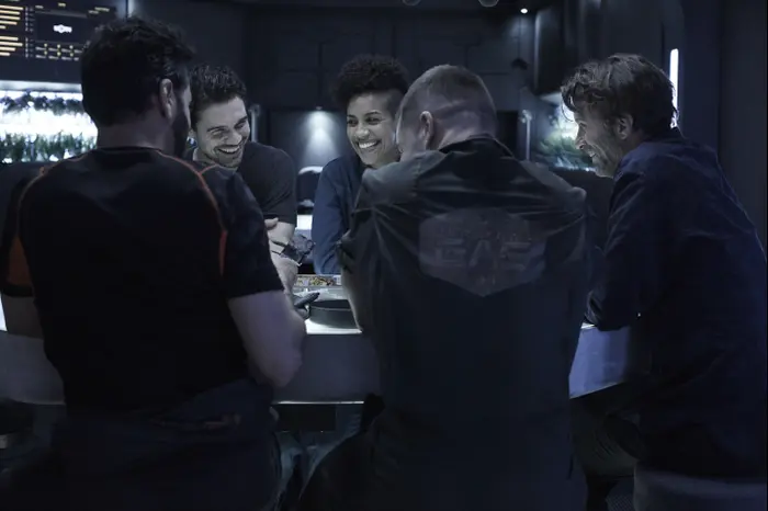 המרחב עונה 2 (יח"צ , 2016 Syfy Media, LLC) המרחב עונה 2 (יח"צ , 2016 Syfy Media, LLC)