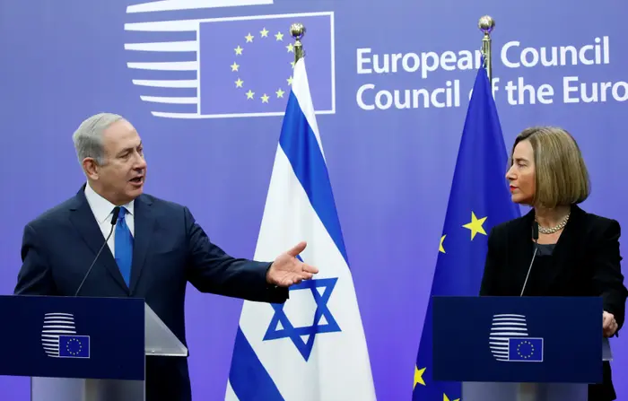 ראש הממשלה יתקבל ע?י נציבת החוץ של האיחוד, מוגריני, בריסל, בלגיה, 11 בדצמבר 2017 (רויטרס) ראש הממשלה יתקבל ע?י נציבת החוץ של האיחוד, מוגריני, בריסל, בלגיה, 11 בדצמבר 2017 (רויטרס)
