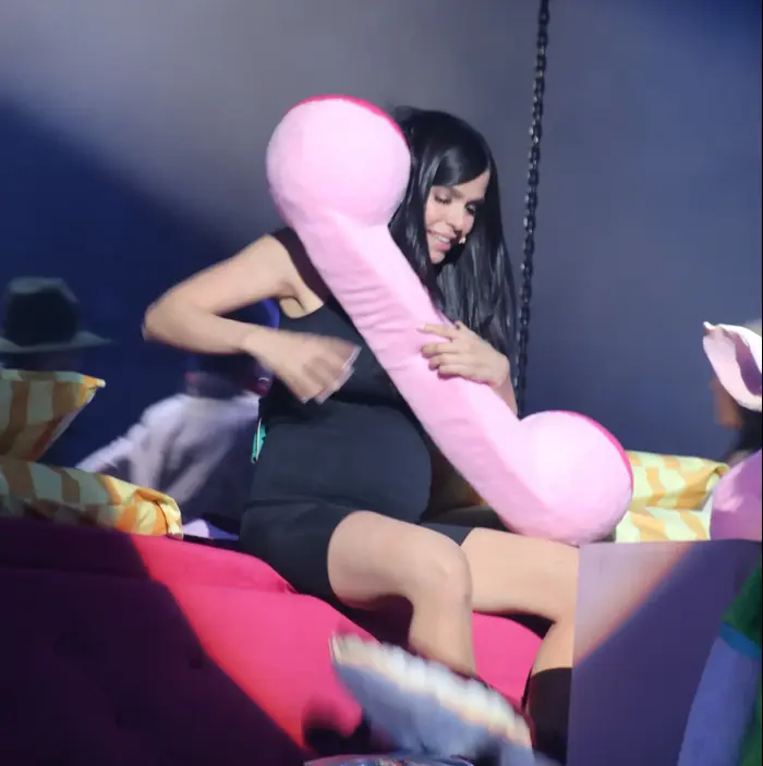 מיכל הקטנה (ניר פקין)