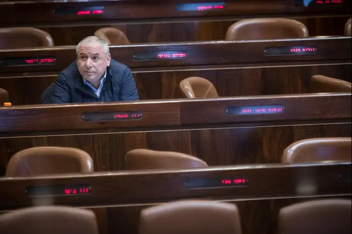 ח"כ דוד אמסלם במהלך מליאת הכנסת במהלך דיון ב"חוק ההמלצות" 27 בדצמבר 2017 (מערכת וואלה! NEWS , דוברות הכנסת הדס פרוש)