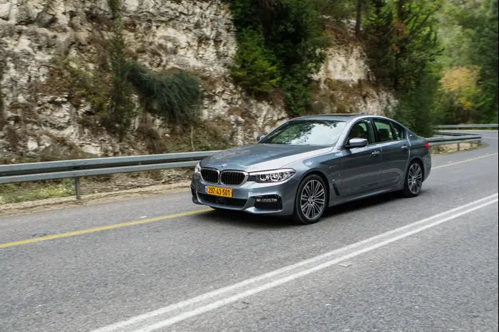 ב.מ.וו 530E: מבחן דרכים (ניר בן טובים , ערן גילווארד) ב.מ.וו 530E: מבחן דרכים (ניר בן טובים , ערן גילווארד)