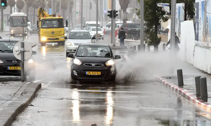 גשם בתל אביב 5 בינואר 2018 (ראובן קסטרו)