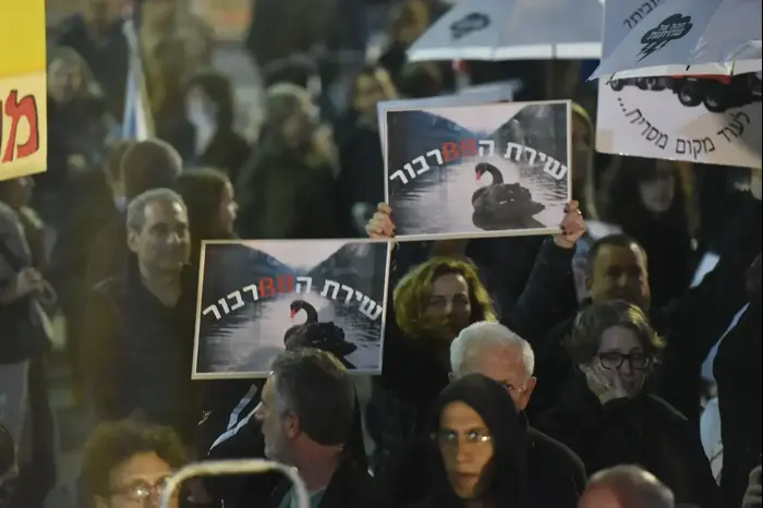 הפגנות נגד השחיתות השלטונית בהבימה, תל אביב 6 בינואר 2018 (ראובן קסטרו)