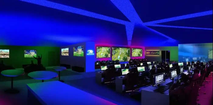 זירת eSports באוניברסיטת קליפורניה (מערכת וואלה! NEWS , IGN)