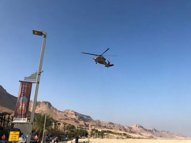 פינוי הפצוע מהדקירה בחוף חמי זוהר ע?י מסוק בים המלח 7 בינואר 2018 (מערכת וואלה! NEWS , איציק טל) פינוי הפצוע מהדקירה בחוף חמי זוהר ע?י מסוק בים המלח 7 בינואר 2018 (מערכת וואלה! NEWS , איציק טל)