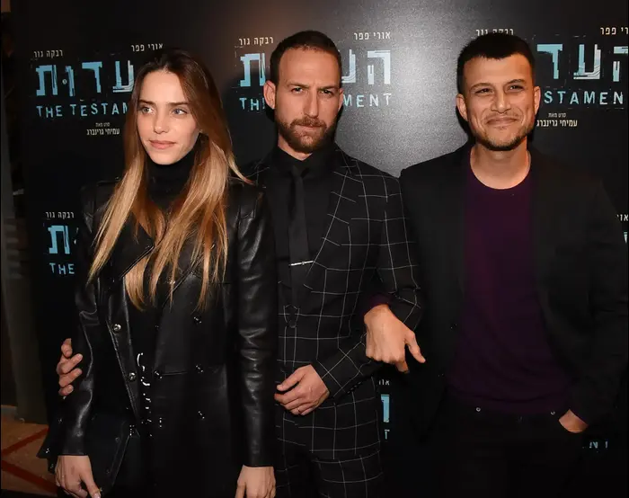 אורי פפר, רותם סלע, אסי עזר (יח"צ , אביב חופי) אורי פפר, רותם סלע, אסי עזר (יח"צ , אביב חופי)