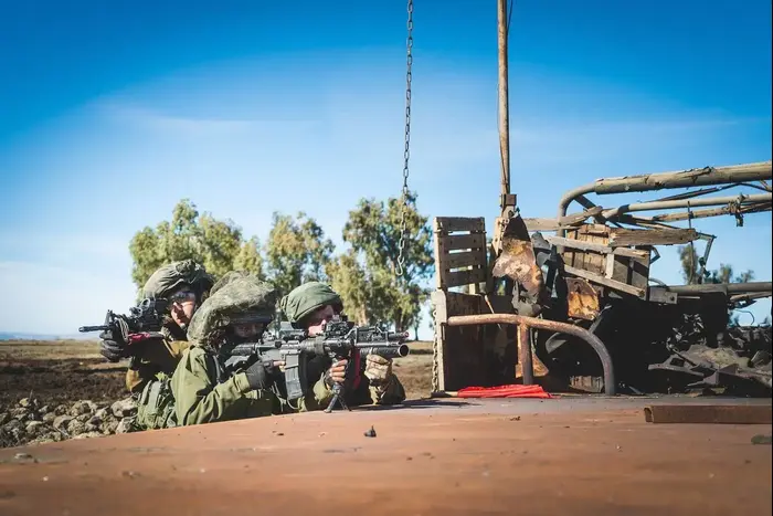 תרגיל של גדוד 101 של חטיבת הצנחנים, ינואר 2018 (דובר צה"ל) תרגיל של גדוד 101 של חטיבת הצנחנים, ינואר 2018 (דובר צה"ל)