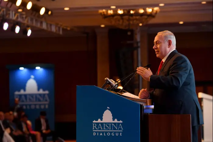 ראש הממשלה בנימין נתניהו ורעייתו שרה בכנס כלכלי בהשתתפות מנהיגים מהעולם ובראשם ראש ממשלת הודו מודי, הודו, 16 בינואר 2018 (מערכת וואלה! NEWS , אבי אוחיון, לע"מ) ראש הממשלה בנימין נתניהו ורעייתו שרה בכנס כלכלי בהשתתפות מנהיגים מהעולם ובראשם ראש ממשלת הודו מודי, הודו, 16 בינואר 2018 (מערכת וואלה! NEWS , אבי אוחיון, לע"מ)