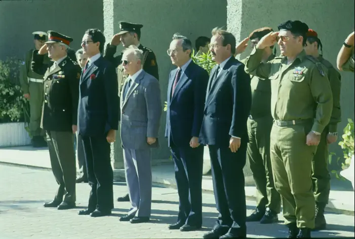 27 שנה למלחמת המפרץ, חומרים חדשים נחשפים (אמברגו ל18.1 ב16:00) (מערכת וואלה! NEWS , ארכיון צה"ל במשרד הביטחון) 27 שנה למלחמת המפרץ, חומרים חדשים נחשפים (אמברגו ל18.1 ב16:00) (מערכת וואלה! NEWS , ארכיון צה"ל במשרד הביטחון)
