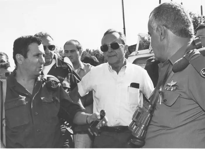 27 שנה למלחמת המפרץ, חומרים חדשים נחשפים (אמברגו ל18.1 ב16:00) (מערכת וואלה! NEWS , ארכיון צה"ל במשרד הביטחון) 27 שנה למלחמת המפרץ, חומרים חדשים נחשפים (אמברגו ל18.1 ב16:00) (מערכת וואלה! NEWS , ארכיון צה"ל במשרד הביטחון)