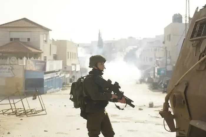 חקירת הפיגוע והפעילות המבצעית בשעות האחרונות בכפר ברוקין ובמחנה הפליטים ג'נין, 3 בינואר 2018 (מערכת וואלה! NEWS , דובר צה"ל) חקירת הפיגוע והפעילות המבצעית בשעות האחרונות בכפר ברוקין ובמחנה הפליטים ג'נין, 3 בינואר 2018 (מערכת וואלה! NEWS , דובר צה"ל)