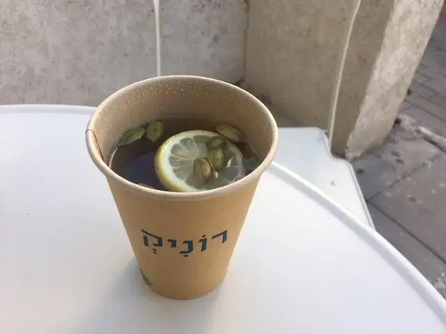 חליטה של הל וקינמון (מערכת וואלה! NEWS , רעות סהר) חליטה של הל וקינמון (מערכת וואלה! NEWS , רעות סהר)