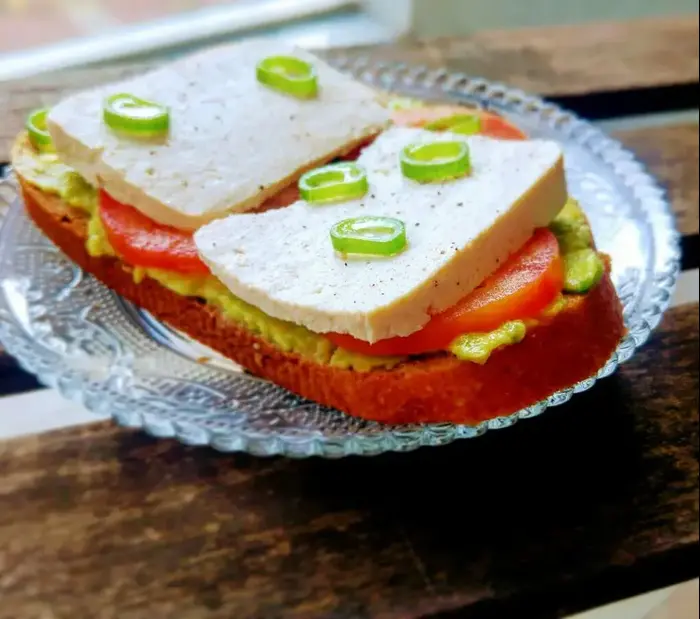 סנדוויץ' טופו (יח"צ , אלינור תירם ואקרט, עמותת עתיד) סנדוויץ' טופו (יח"צ , אלינור תירם ואקרט, עמותת עתיד)